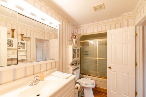 Tiny photo for 2019 Gilboa Avenue, Zion, IL 60099 (MLS # 12513200)