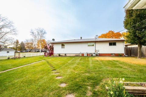 Tiny photo for 2019 Gilboa Avenue, Zion, IL 60099 (MLS # 12513200)