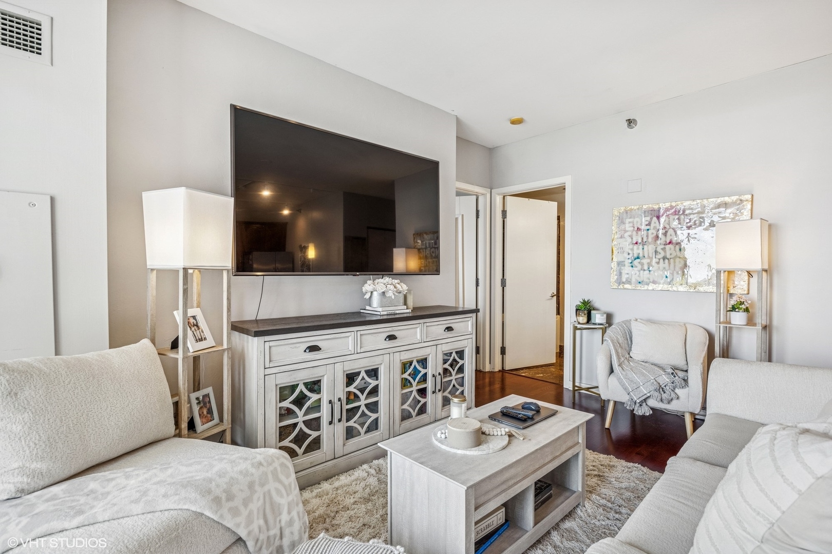 330 W GRAND Avenue 1303