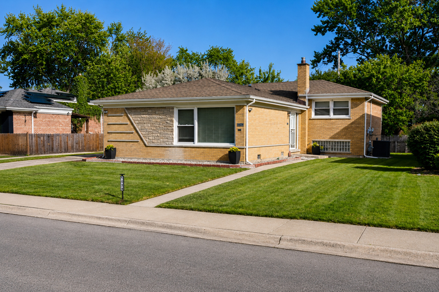 1029 Riverview Drive