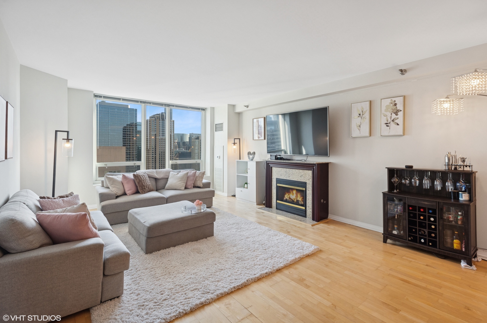 33 W Ontario Street 40D