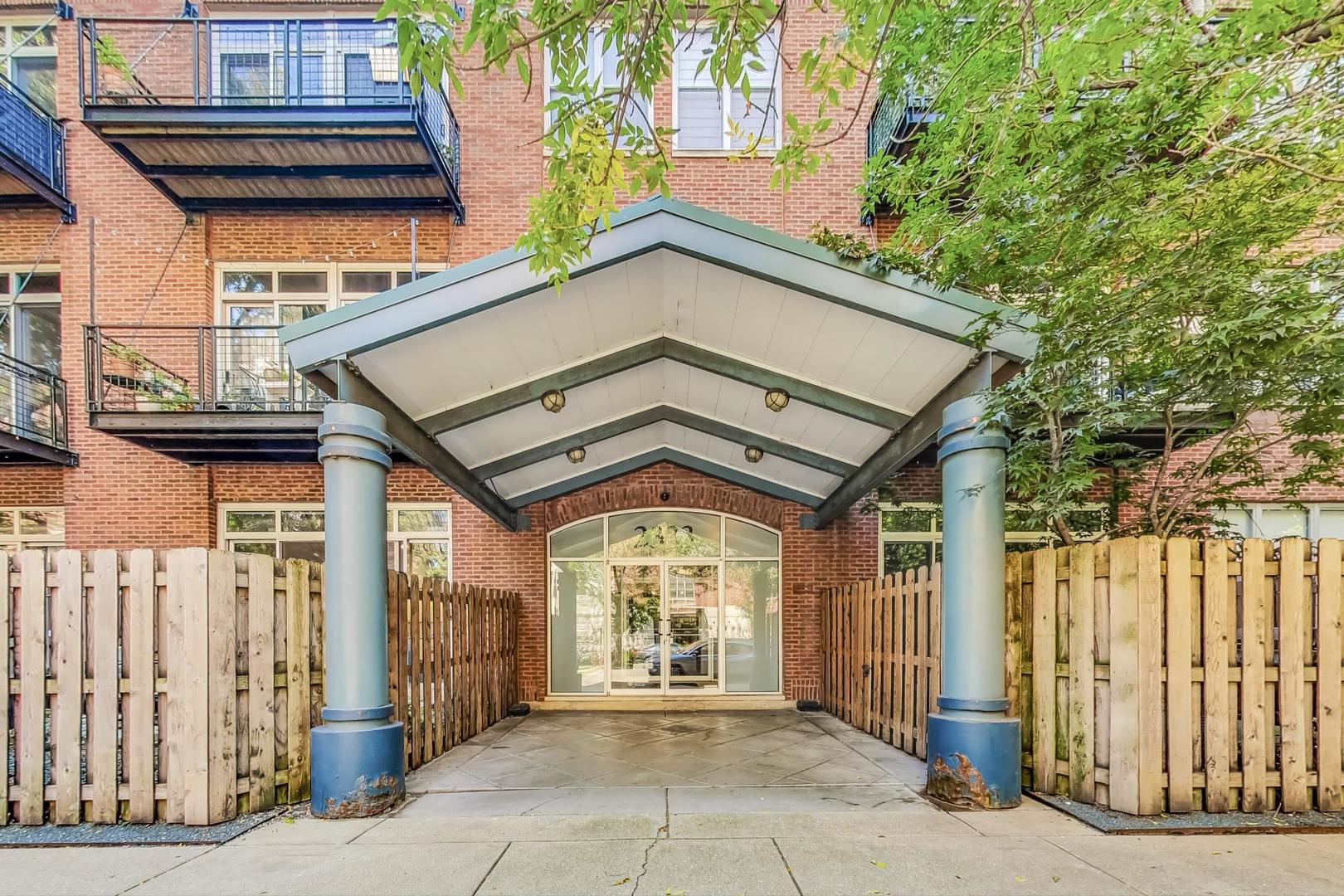 2333 W Saint Paul Street 204