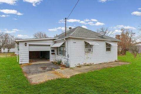 Tiny photo for 218 W Elm Street, Hoopeston, IL 60942 (MLS # 12513484)