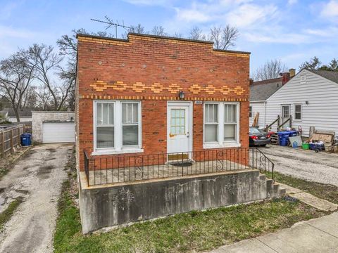 Photo of 1809 Ogden Avenue, Lisle, IL 60532 (MLS # 12617236)