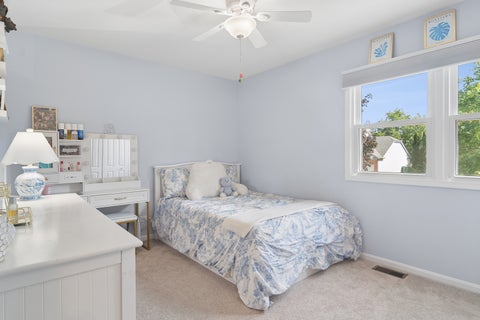 Tiny photo for 634 Raintree Road, Buffalo Grove, IL 60089 (MLS # 12713888)