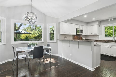 Tiny photo for 634 Raintree Road, Buffalo Grove, IL 60089 (MLS # 12713888)