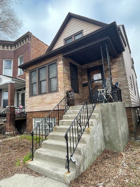 3246 N Richmond Street Chicago IL 60618