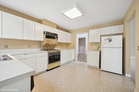 Tiny photo for 13 Chipping Campden Drive, South Barrington, IL 60010 (MLS # 12390725)