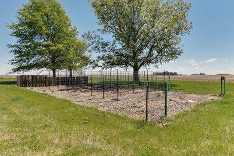 Tiny photo for 12014 Prairie Center Road, Clinton, IL 61727 (MLS # 12638872)