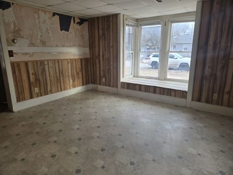 Tiny photo for 401 NE 3rd Street, Aledo, IL 61231 (MLS # 12573589)