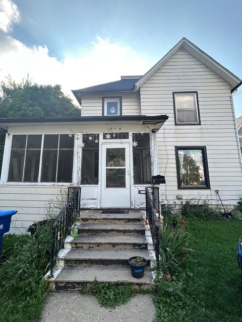 214 College Avenue DeKalb IL 60115