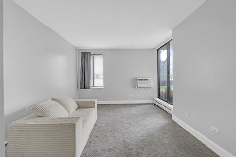 Tiny photo for 322 W Miner Street #1C, Arlington Heights, IL 60005 (MLS # 12728526)
