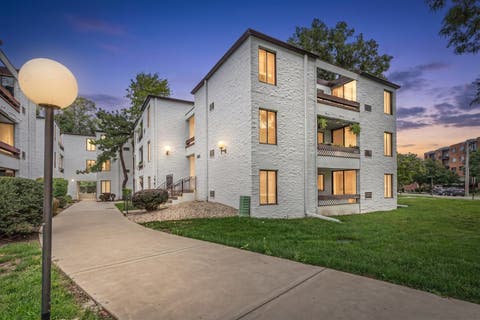 Photo of 322 W Miner Street #1C, Arlington Heights, IL 60005 (MLS # 12728526)