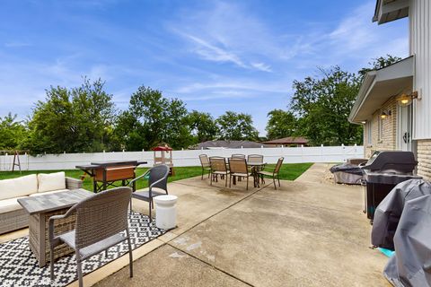 Tiny photo for 15233 LAWRENCE Court, Orland Park, IL 60462 (MLS # 12396927)