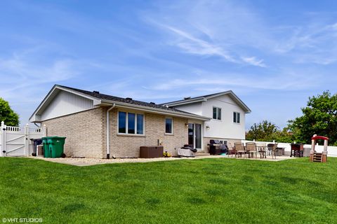 Tiny photo for 15233 LAWRENCE Court, Orland Park, IL 60462 (MLS # 12396927)