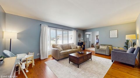 Tiny photo for 15233 LAWRENCE Court, Orland Park, IL 60462 (MLS # 12396927)