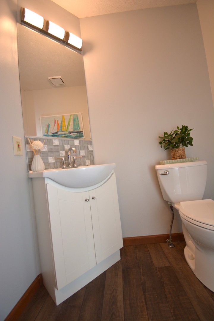 Normal, Illinois 61761, United States, 4 Bedrooms Bedrooms, ,3 BathroomsBathrooms,Residential,Active,186121