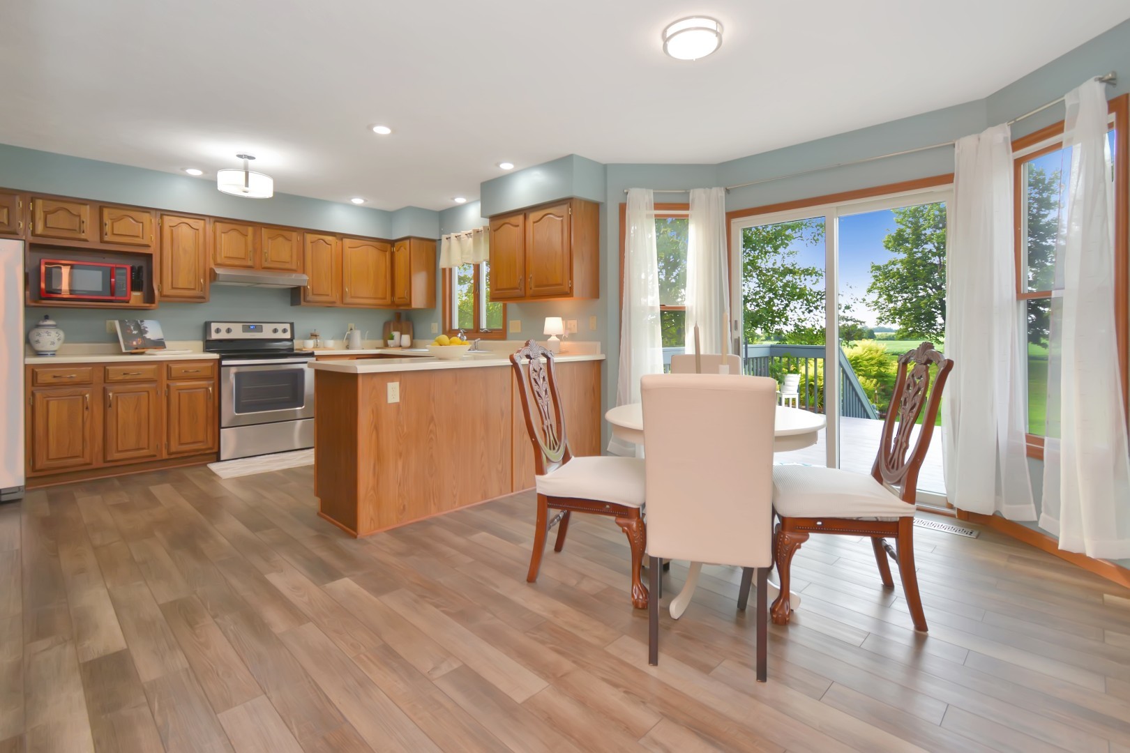 Normal, Illinois 61761, United States, 4 Bedrooms Bedrooms, ,3 BathroomsBathrooms,Residential,Active,186121