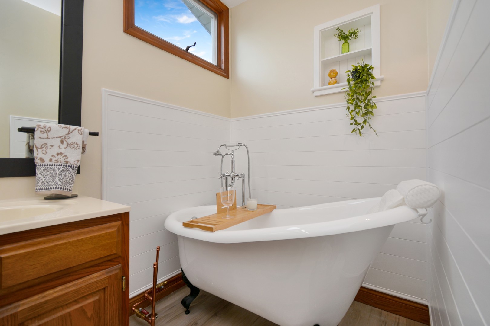 Normal, Illinois 61761, United States, 4 Bedrooms Bedrooms, ,3 BathroomsBathrooms,Residential,Active,186121