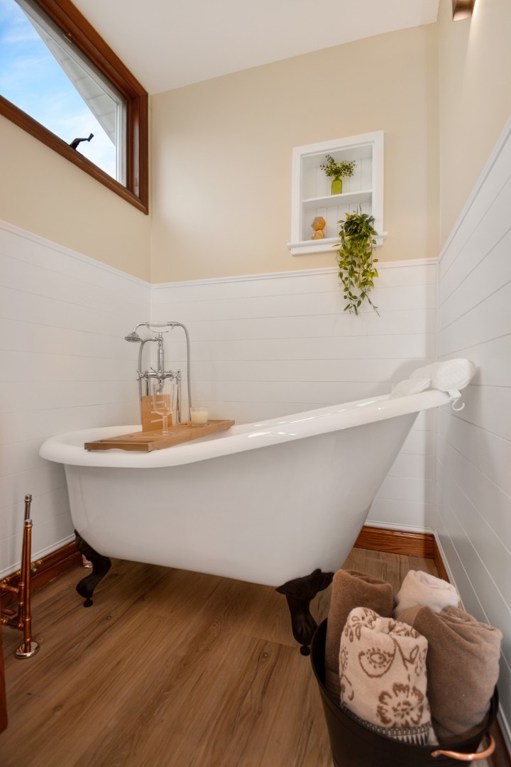 Normal, Illinois 61761, United States, 4 Bedrooms Bedrooms, ,3 BathroomsBathrooms,Residential,Active,186121