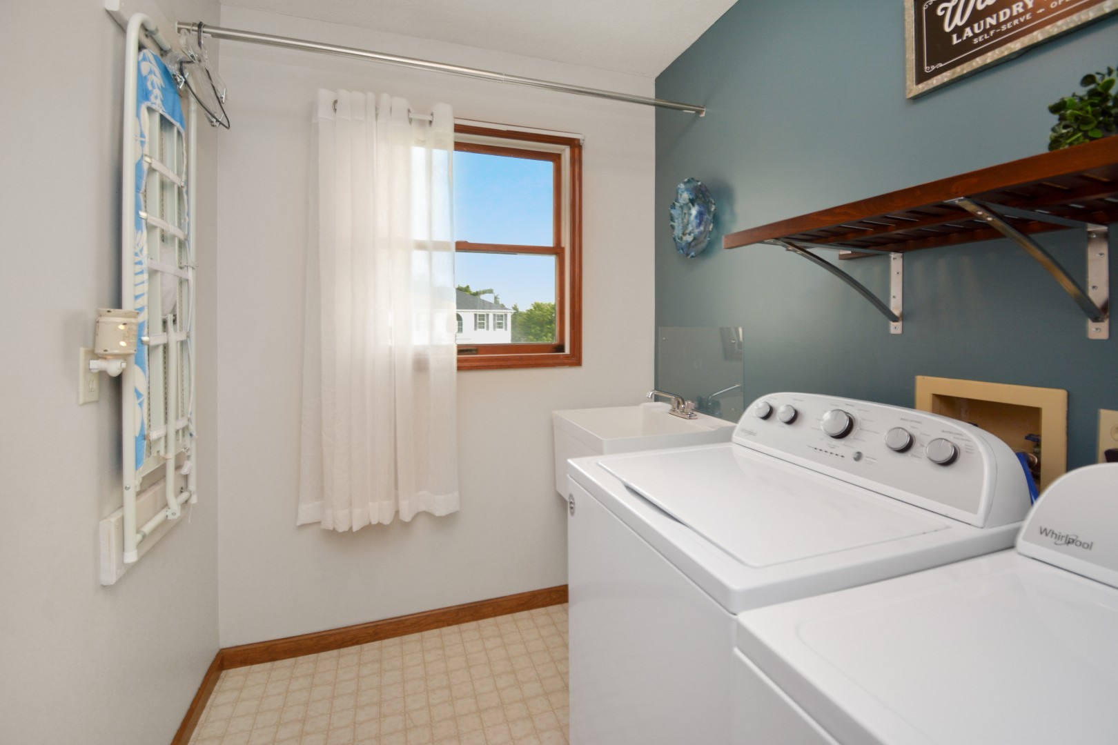 Normal, Illinois 61761, United States, 4 Bedrooms Bedrooms, ,3 BathroomsBathrooms,Residential,Active,186121