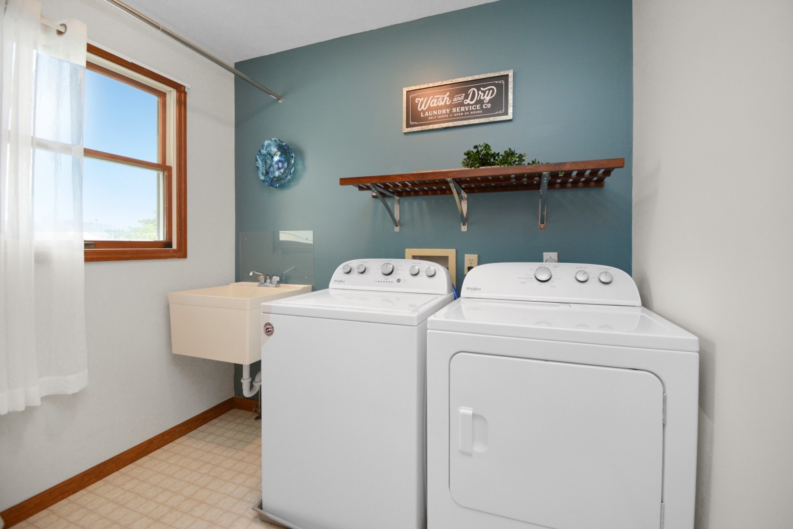 Normal, Illinois 61761, United States, 4 Bedrooms Bedrooms, ,3 BathroomsBathrooms,Residential,Active,186121