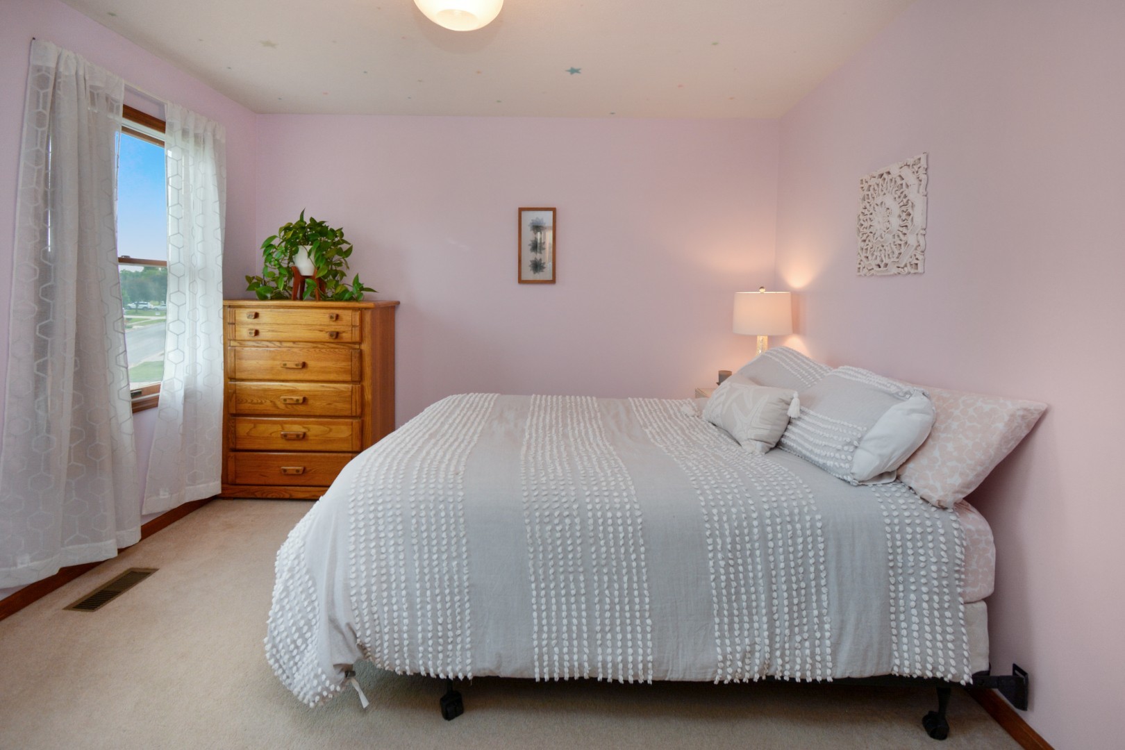 Normal, Illinois 61761, United States, 4 Bedrooms Bedrooms, ,3 BathroomsBathrooms,Residential,Active,186121