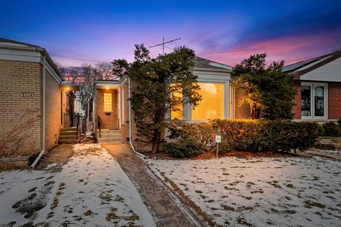 Tiny photo for 3110 W JARVIS Avenue, Chicago, IL 60645 (MLS # 12546743)