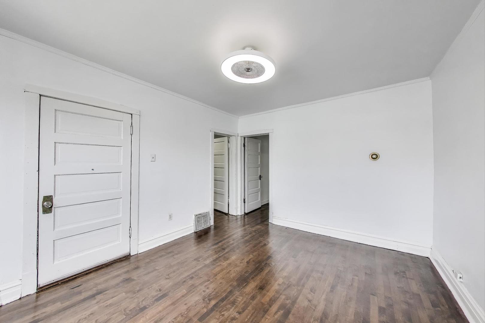 4229 N Kedzie Avenue