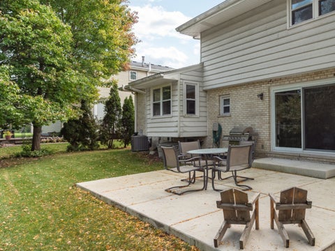 Tiny photo for 904 Weatherbee Avenue, Downers Grove, IL 60516 (MLS # 12795976)