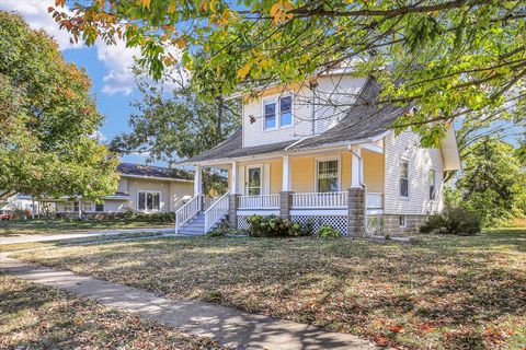 Tiny photo for 206 E Illinois Street, Mansfield, IL 61854 (MLS # 12468802)