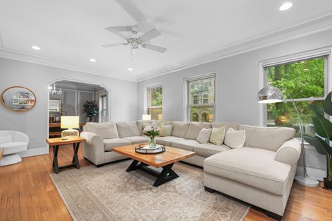 Tiny photo for 2730 N Pine Grove Avenue #1N, Chicago, IL 60614 (MLS # 12628669)