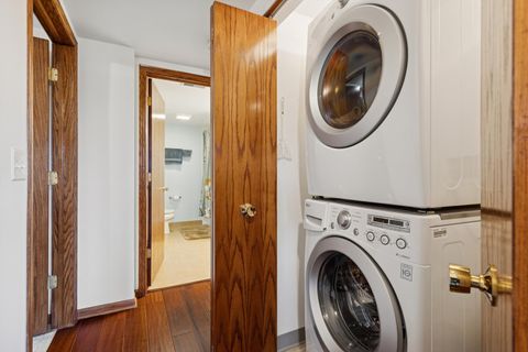 Tiny photo for 175 W BRUSH HILL Drive #404, Elmhurst, IL 60126 (MLS # 12505469)