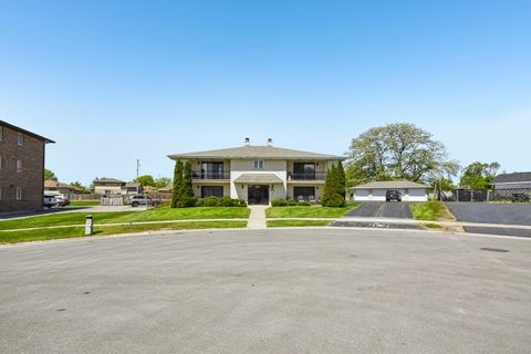 Tiny photo for 16518 Crescent Avenue #2N, Tinley Park, IL 60477 (MLS # 12652800)