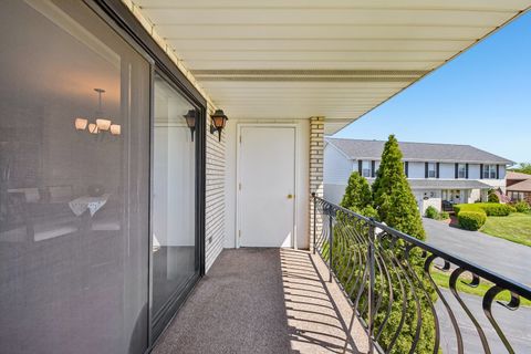 Tiny photo for 16518 Crescent Avenue #2N, Tinley Park, IL 60477 (MLS # 12652800)