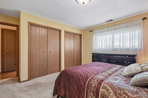 Tiny photo for 16518 Crescent Avenue #2N, Tinley Park, IL 60477 (MLS # 12652800)