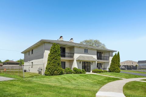 Photo of 16518 Crescent Avenue #2N, Tinley Park, IL 60477 (MLS # 12652800)