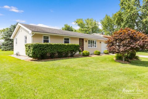 Photo of 502 E 3rd Street, Herscher, IL 60941 (MLS # 12434003)