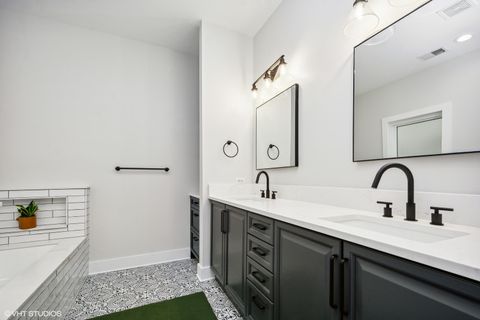 Tiny photo for 1507 S Prairie Avenue, Chicago, IL 60605 (MLS # 12589495)