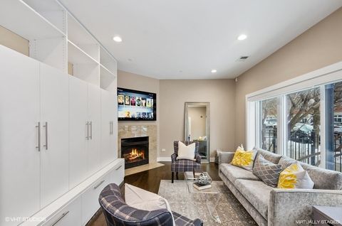 Tiny photo for 1507 S Prairie Avenue, Chicago, IL 60605 (MLS # 12589495)