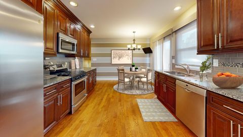 Tiny photo for 1327 Larchmont Drive, Buffalo Grove, IL 60089 (MLS # 12509581)