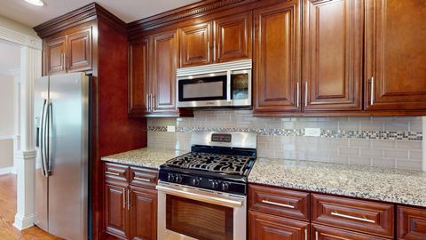 Tiny photo for 1327 Larchmont Drive, Buffalo Grove, IL 60089 (MLS # 12509581)