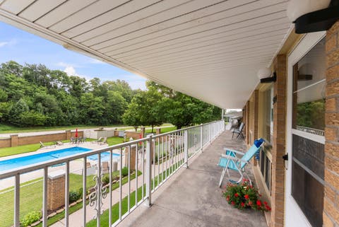 Tiny photo for 1104 Kimberly Road #504, Bettendorf, IA 52722 (MLS # 12722005)