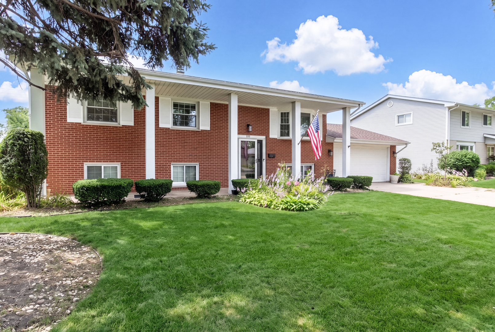 255 Leahy Circle S