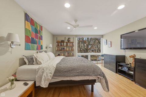 Tiny photo for 5631 S Blackstone Avenue, Chicago, IL 60637 (MLS # 12576745)