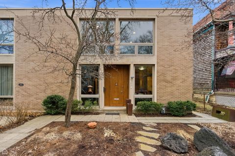 5631 S Blackstone Avenue Chicago IL 60637