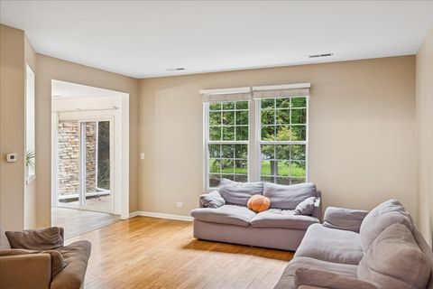 Tiny photo for 674 Pointe Drive, Crystal Lake, IL 60014 (MLS # 12394110)