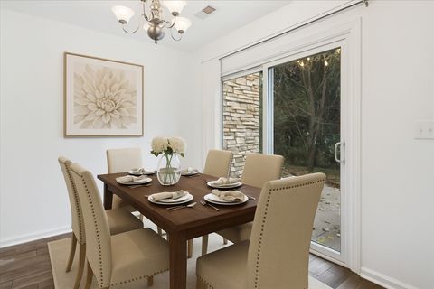 Tiny photo for 674 Pointe Drive, Crystal Lake, IL 60014 (MLS # 12394110)