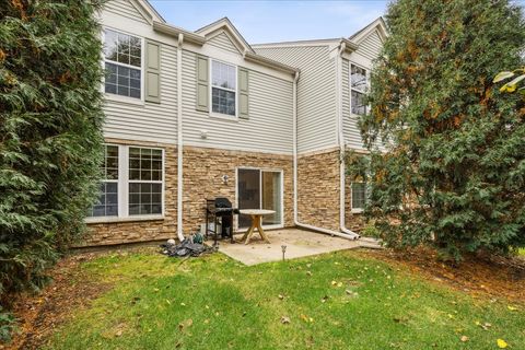 Tiny photo for 674 Pointe Drive, Crystal Lake, IL 60014 (MLS # 12394110)