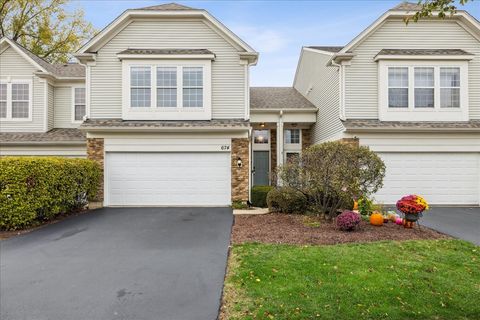 Photo of 674 Pointe Drive, Crystal Lake, IL 60014 (MLS # 12394110)